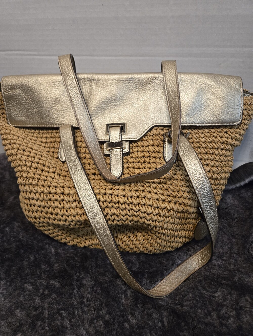 Michael Kors "GOLD" Trim Tan Straw Tote - Picture 7 of 16
